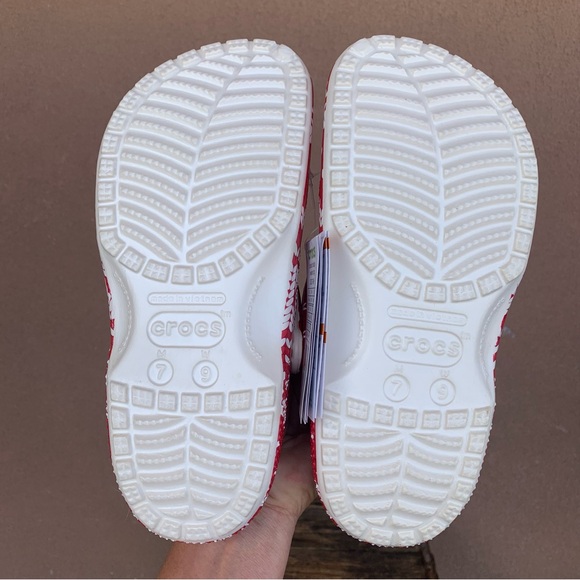 NWT CROCS Classic Holiday Sweater Clog - Picture 7 of 8